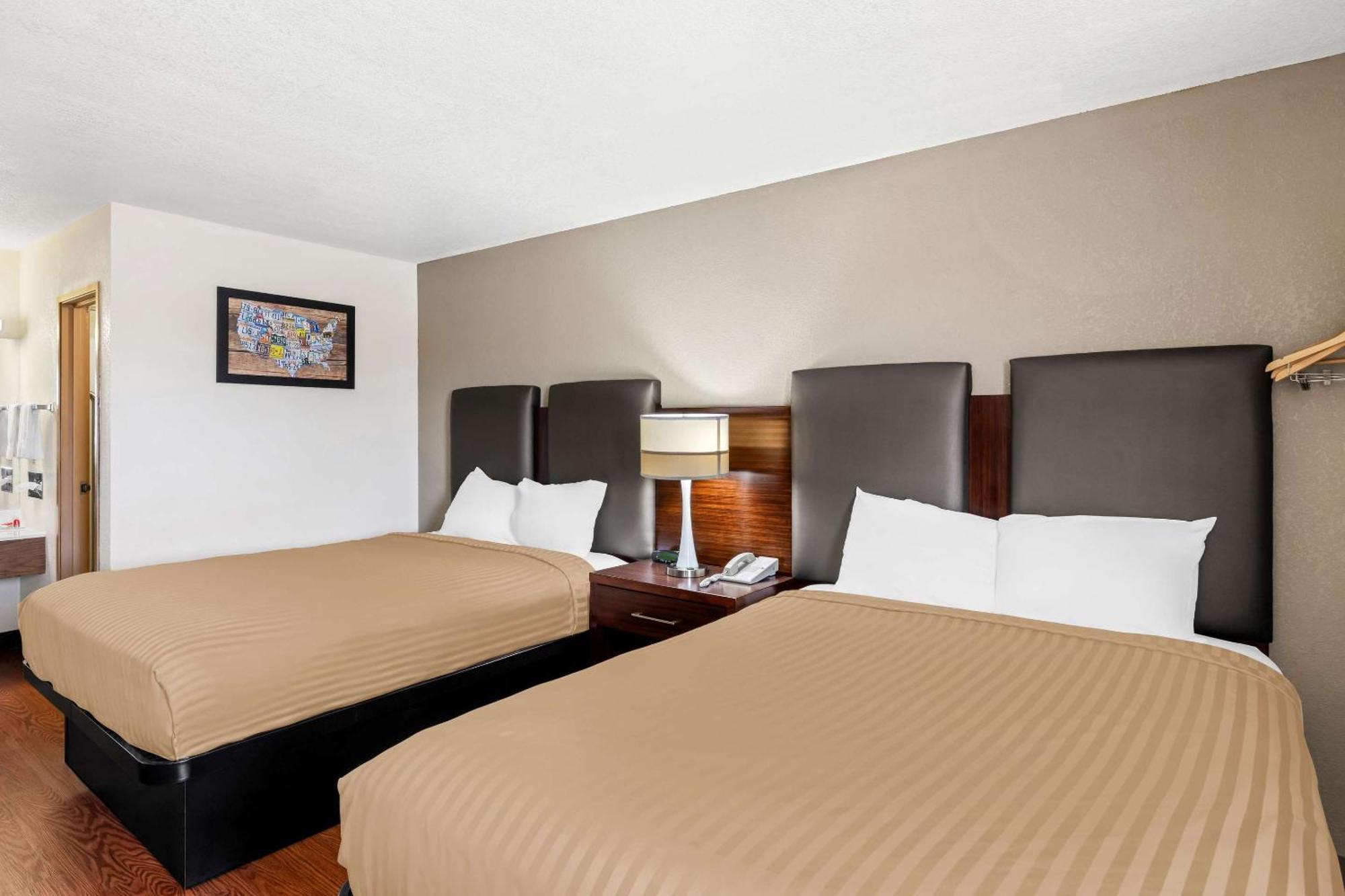 Econo Lodge Емпорія Екстер'єр фото