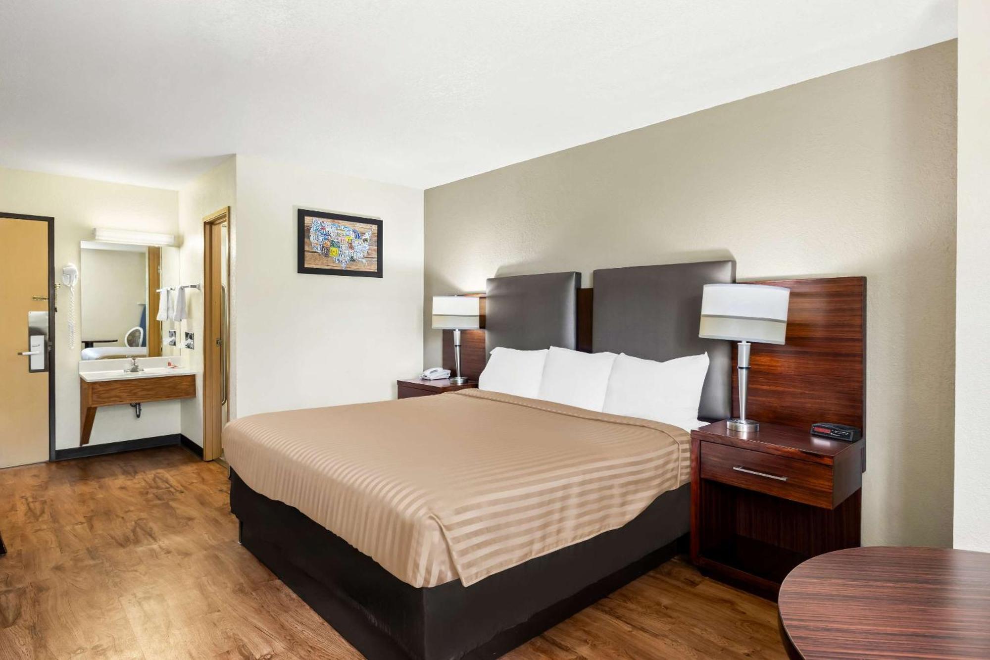 Econo Lodge Емпорія Екстер'єр фото
