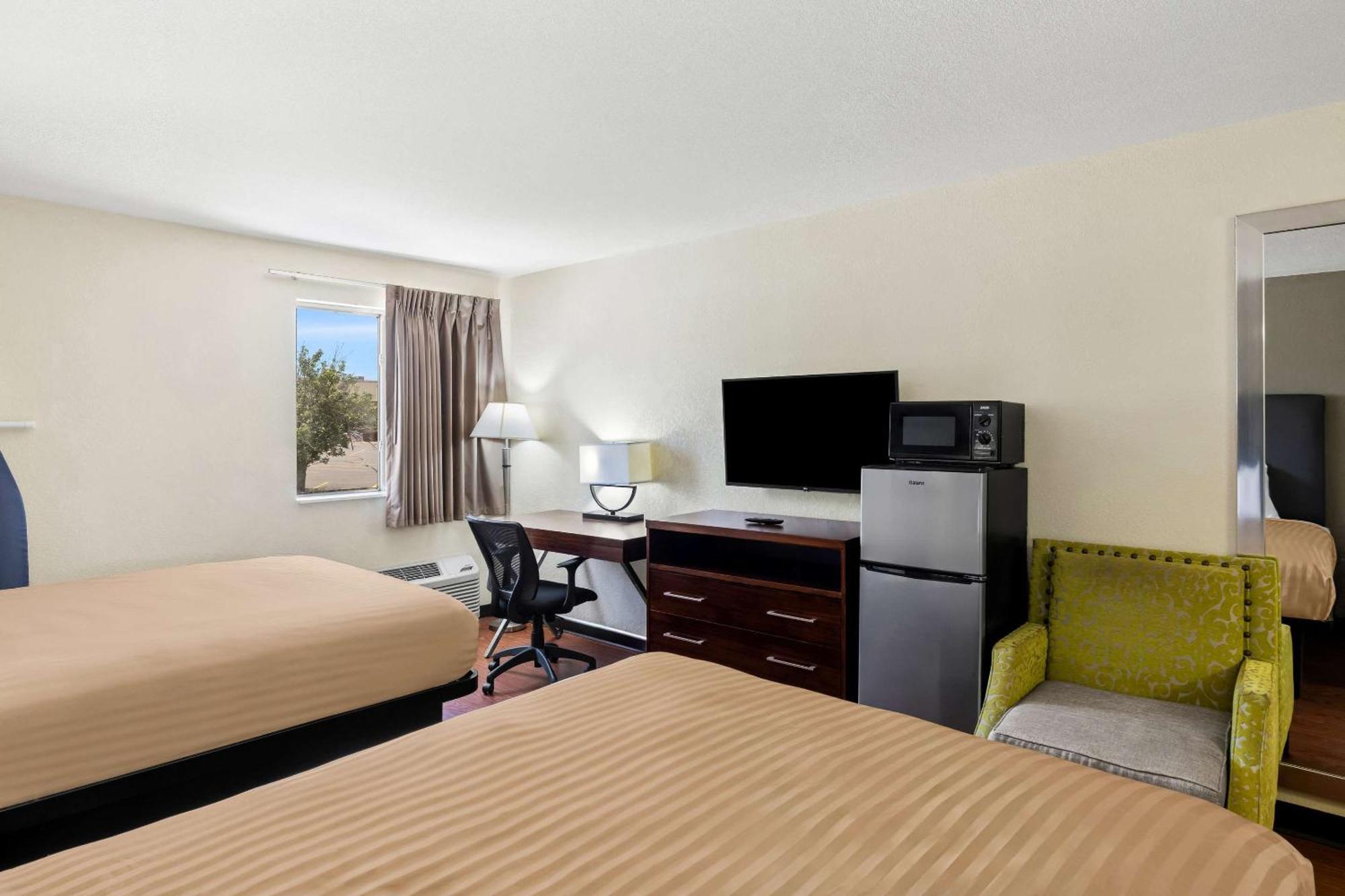 Econo Lodge Емпорія Екстер'єр фото