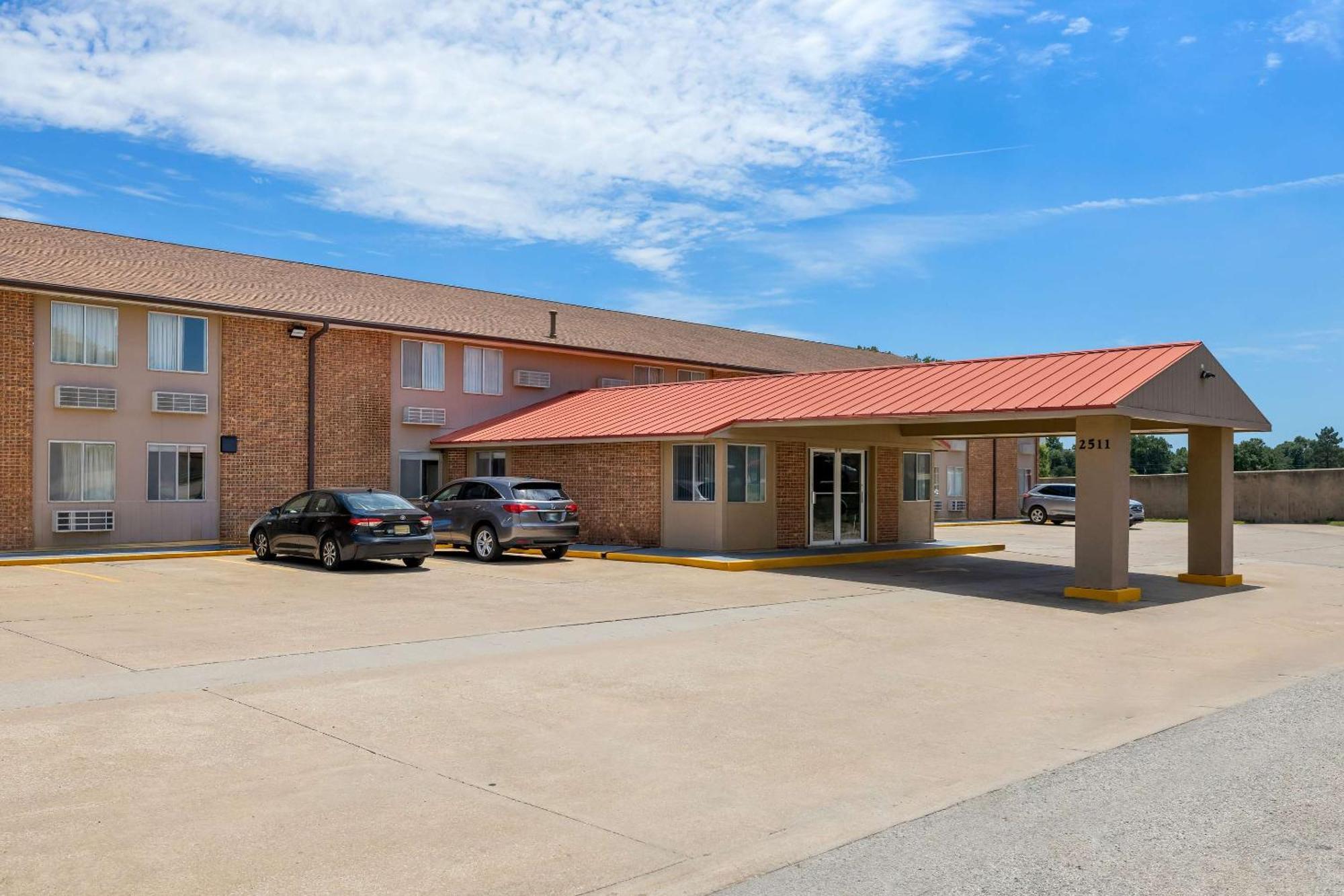 Econo Lodge Емпорія Екстер'єр фото