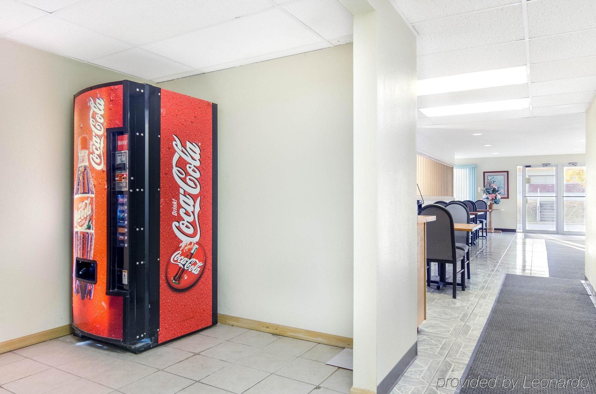 Econo Lodge Емпорія Екстер'єр фото